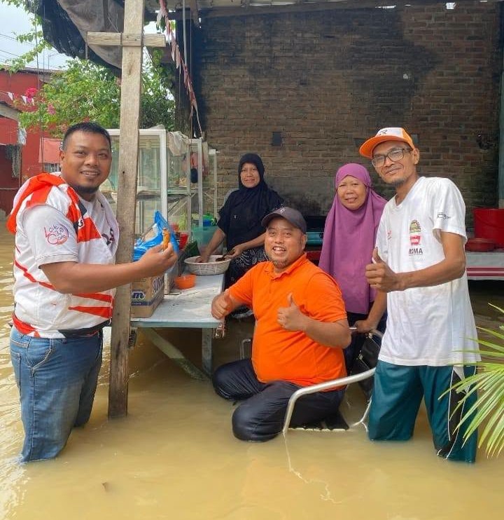 Syaiful Ramadhan Tinjau Banjir Sei Mati, Bagikan Sarapan untuk Warga Terdampak